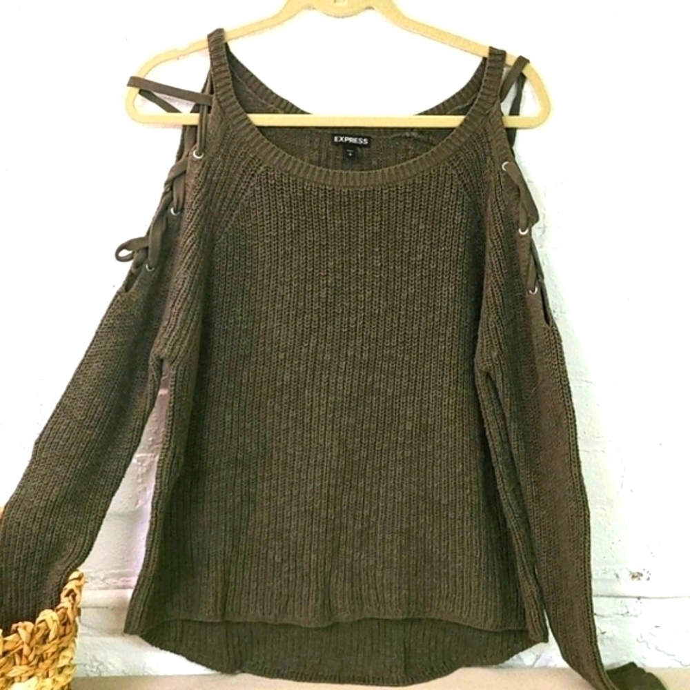 EXPRESS OLIVE GREEN KEYHOLE SHOULDER SZ S